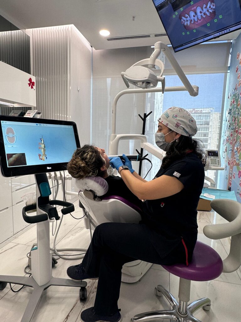 Ortodontik Tedavilerde iTero Lumina Dijital Ağız İçi Tarayıcı